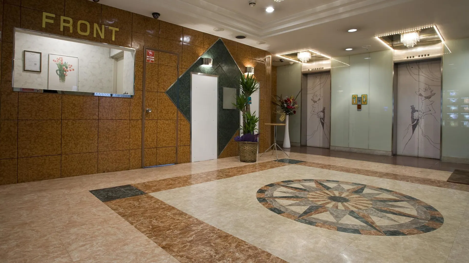 אוסקה Hotel Candy Hall (Adults Only) 2*,  יפן