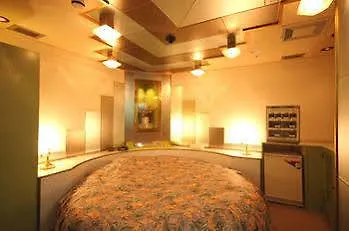 אוסקה Hotel Candy Hall (Adults Only)