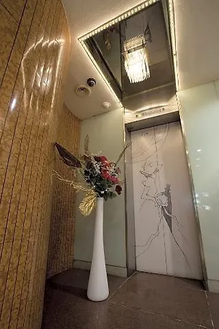 אוסקה Hotel Candy Hall (Adults Only) 2*,